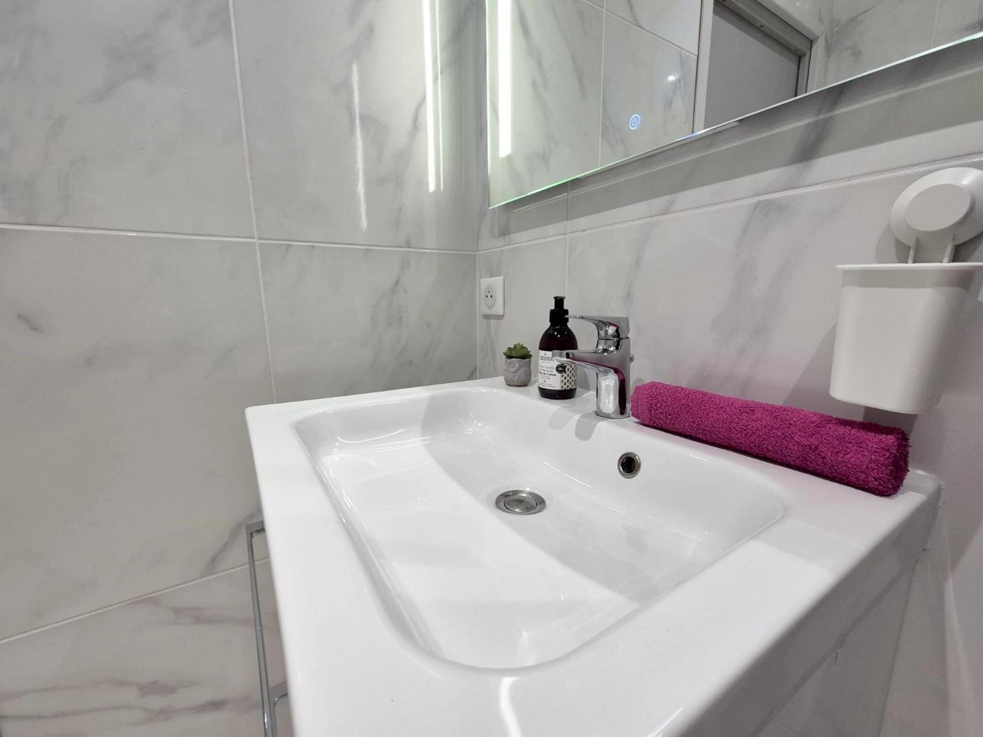 Studio Renove Au Centre Ville นีซ ภายนอก รูปภาพ
